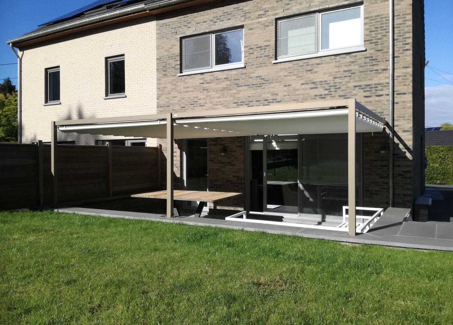 Terrasoverdekking met doek Terrasoverdekking veh unosider. Aluminium overkapping, zonnewering met doek.