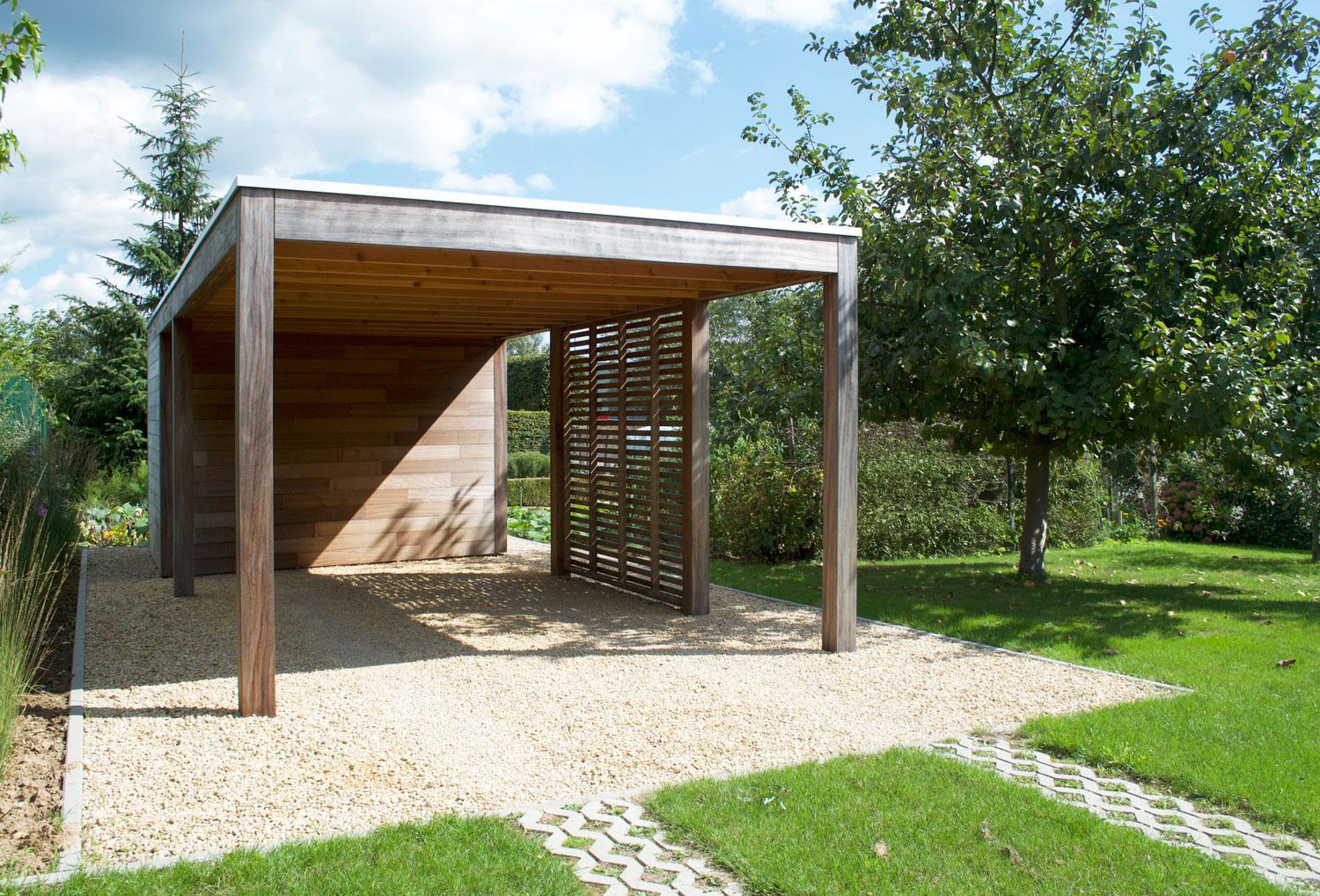carport modern Bescherm uw auto met een stijlvolle en duurzame carport op maat. Ontdek onze carports in hout of aluminium, ontworpen voor optimale bescherming tegen weersinvloeden. Perfect voor elke oprit en tuin, en aan te passen aan uw stijl. Maatwerk !