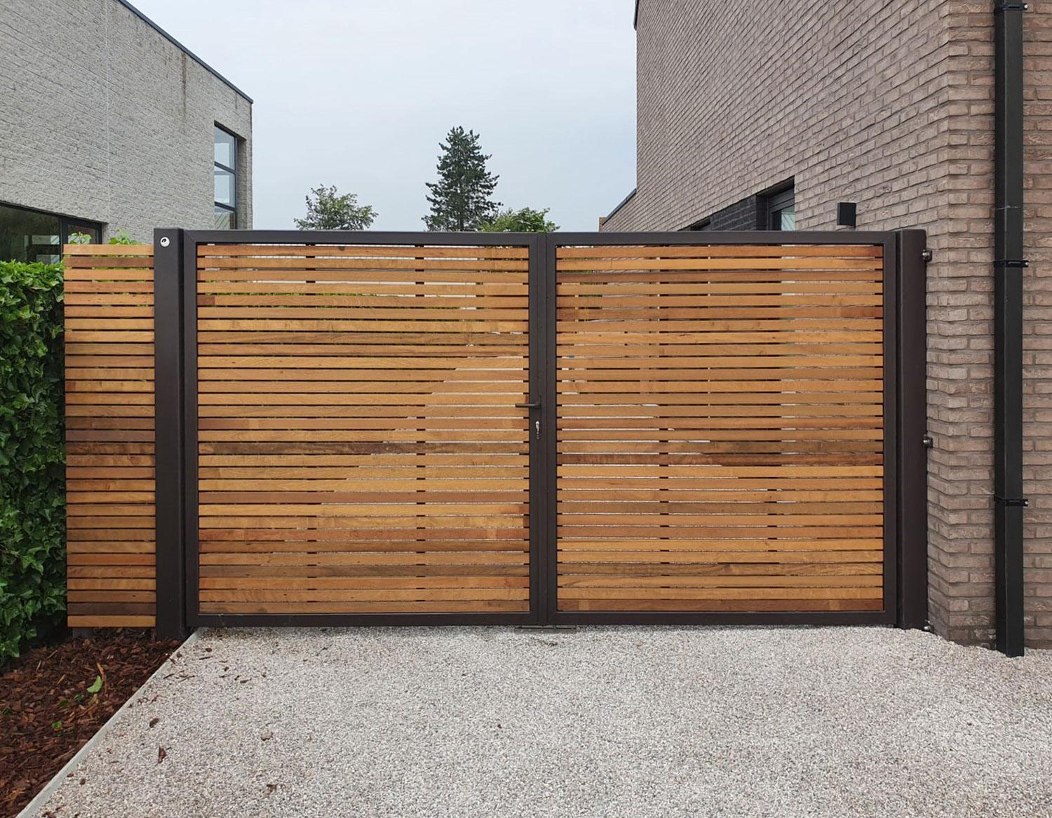 moderne tuinpoort Voeg stijl en veiligheid toe aan uw tuin met een duurzame tuinpoort. Beschikbaar in hout (afromosia, padoek, iroko,...), metaal , aluminium en composiet, op maat gemaakt voor een perfecte aansluiting bij uw tuinafsluiting.
