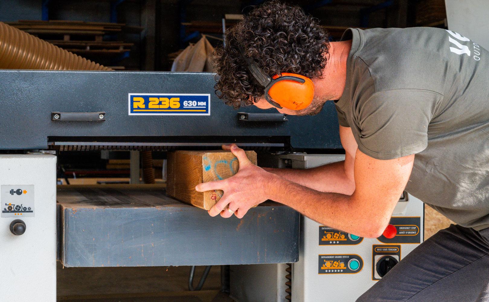 Veh Ronse Veh team Ronse, schaven van hout