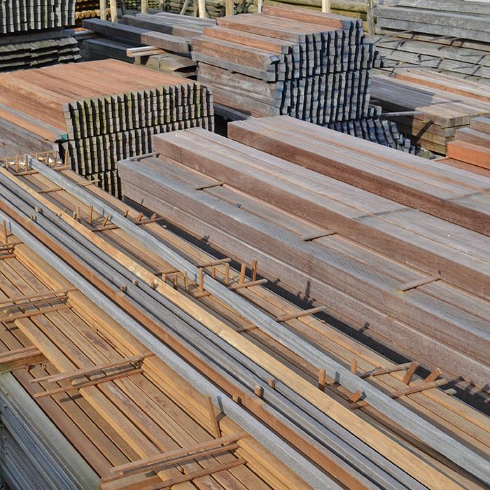 Hardhout constructiehout Hardhouten palen, constructiehout, planken, bangkirai, azobé, okan